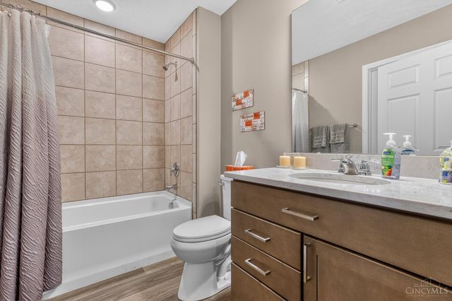 4994 Shadow Hawk Drive, Green Twp, OH 45247