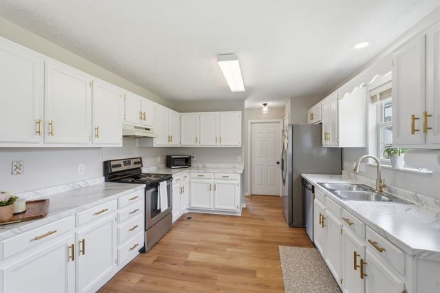 161 E Harbor, Hendersonville, TN 37075