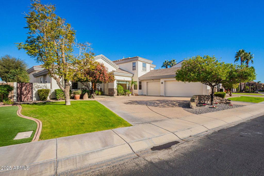 652 W ASTER Court, Chandler, AZ 85248 — exterior