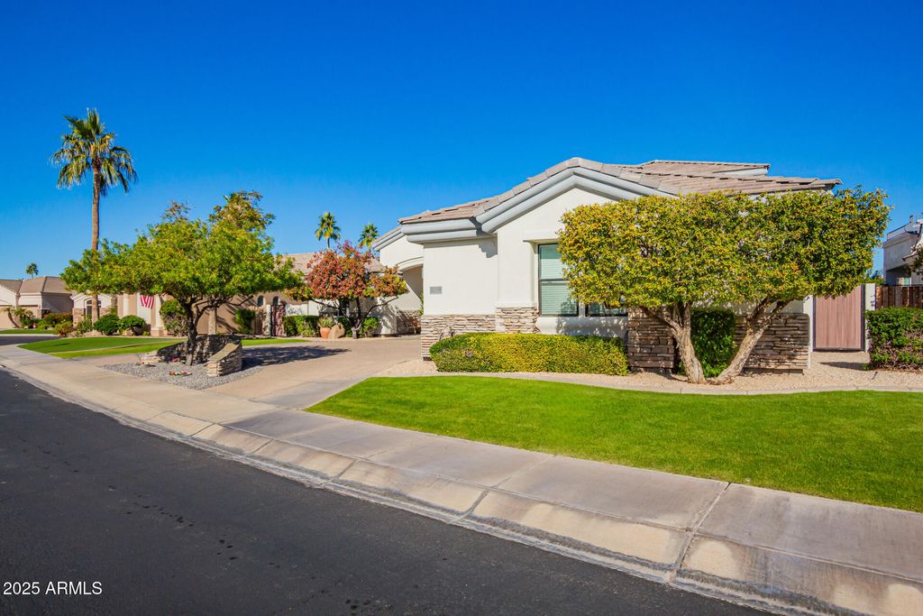 652 W ASTER Court, Chandler, AZ 85248 — photo 3