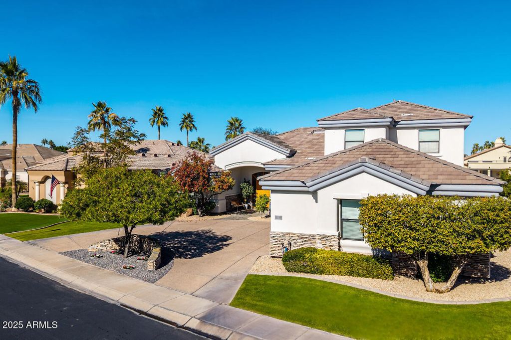 652 W ASTER Court, Chandler, AZ 85248 — photo 5