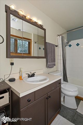 5625 E Rosebud Court, Wasilla, AK 99654