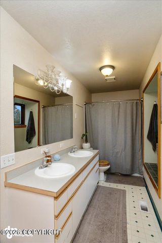 5625 E Rosebud Court, Wasilla, AK 99654