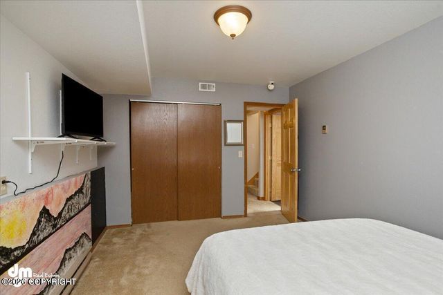 5625 E Rosebud Court, Wasilla, AK 99654