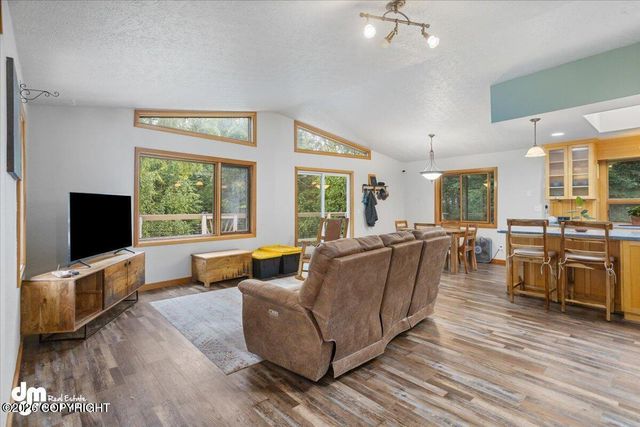 5625 E Rosebud Court, Wasilla, AK 99654