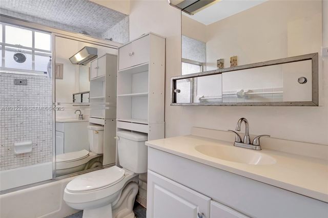 1943 Monroe Street 310D, Hollywood, FL 33020
