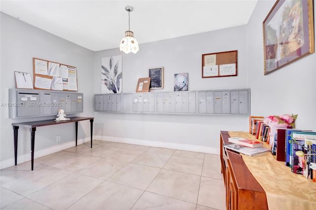 1943 Monroe Street 310D, Hollywood, FL 33020