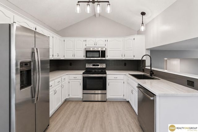 16915 Patterson Drive, Omaha, NE 68135
