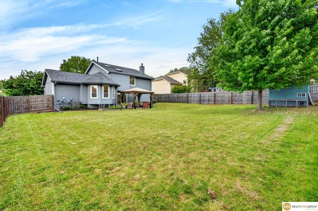 16915 Patterson Drive, Omaha, NE 68135