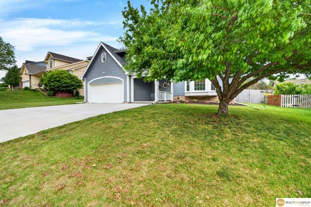 16915 Patterson Drive, Omaha, NE 68135