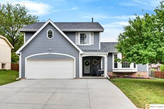 16915 Patterson Drive, Omaha, NE 68135