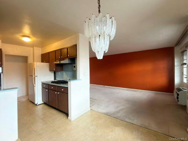 138-10 Franklin Avenue 6K, Flushing, NY 11355