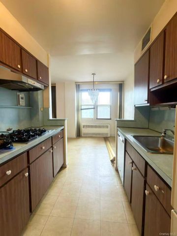 138-10 Franklin Avenue 6K, Flushing, NY 11355