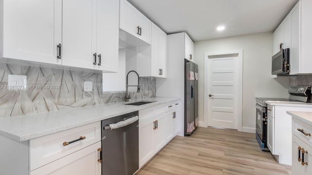 5713 NE 17th Ter, Fort Lauderdale, FL 33334