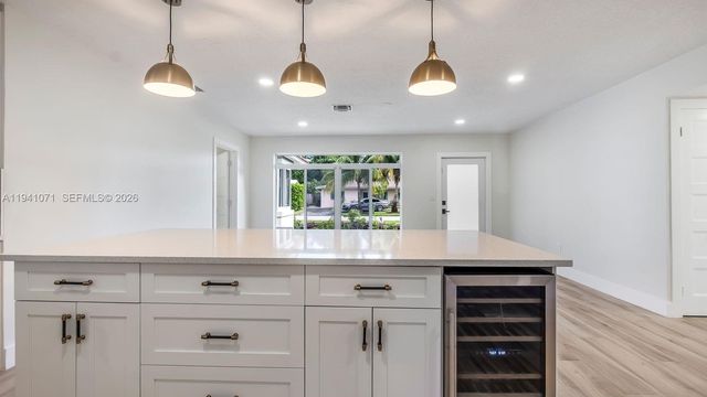 5713 NE 17th Ter, Fort Lauderdale, FL 33334