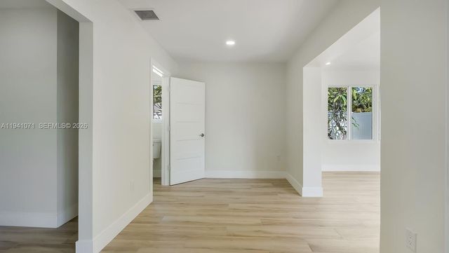 5713 NE 17th Ter, Fort Lauderdale, FL 33334