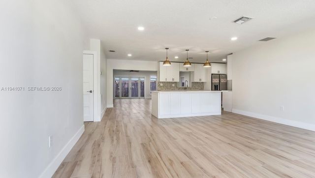 5713 NE 17th Ter, Fort Lauderdale, FL 33334