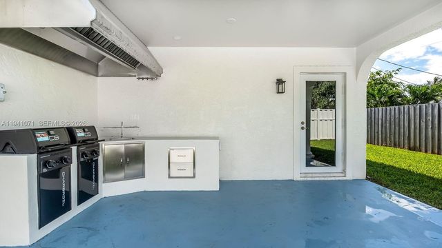 5713 NE 17th Ter, Fort Lauderdale, FL 33334