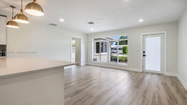 5713 NE 17th Ter, Fort Lauderdale, FL 33334