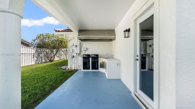 5713 NE 17th Ter, Fort Lauderdale, FL 33334