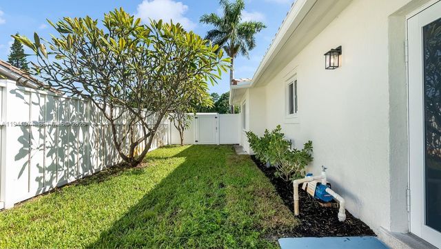 5713 NE 17th Ter, Fort Lauderdale, FL 33334