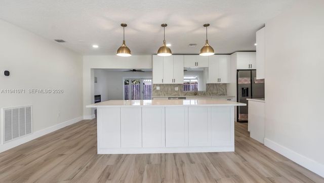 5713 NE 17th Ter, Fort Lauderdale, FL 33334