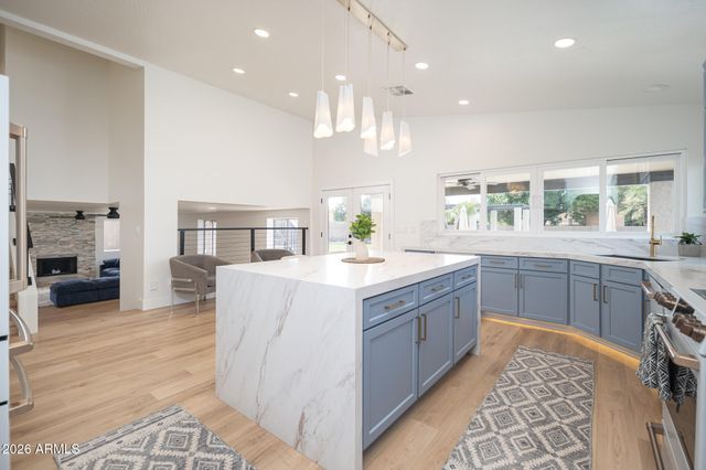 4601 E EVERETT Drive, Phoenix, AZ 85032