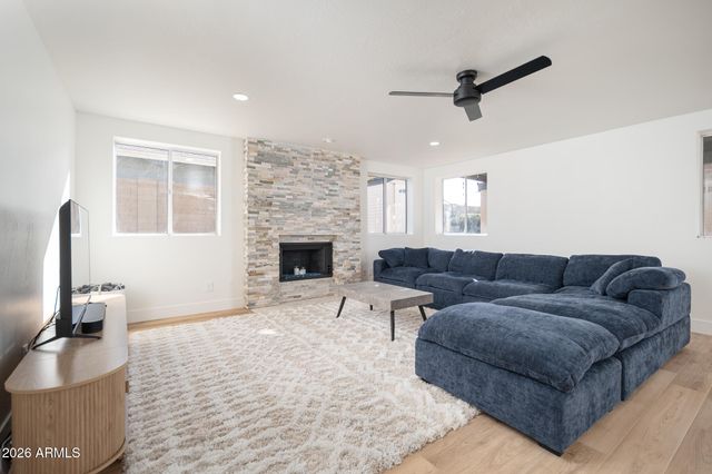 4601 E EVERETT Drive, Phoenix, AZ 85032