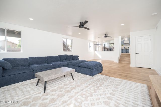 4601 E EVERETT Drive, Phoenix, AZ 85032