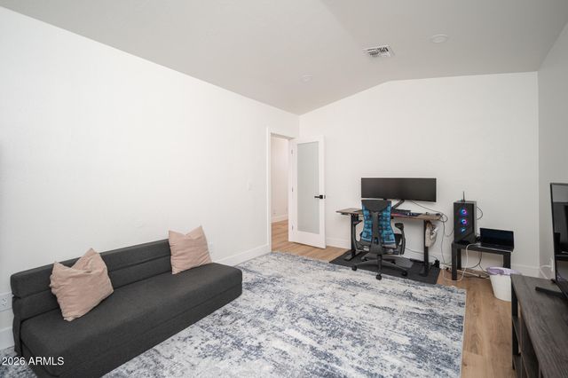 4601 E EVERETT Drive, Phoenix, AZ 85032