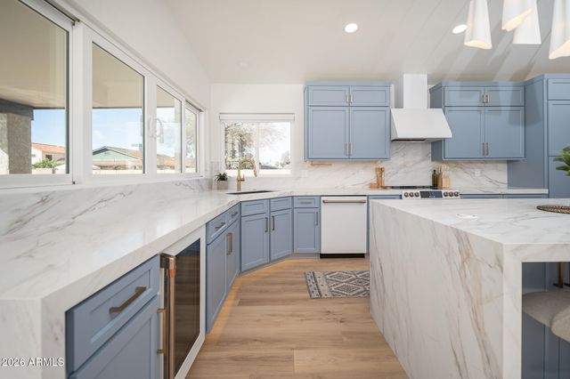 4601 E EVERETT Drive, Phoenix, AZ 85032