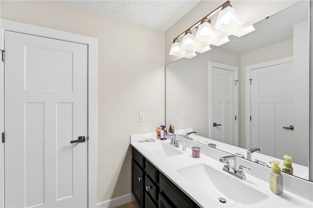 2657 Blueflag Street, Tipp City, OH 45371