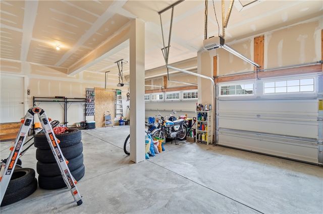 2657 Blueflag Street, Tipp City, OH 45371
