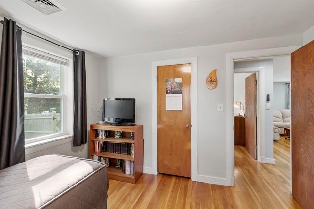 15 Suncrest Ave, Wilmington, MA 01887