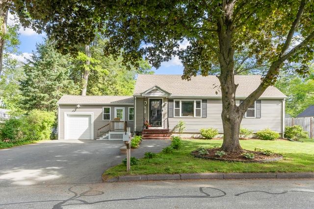 15 Suncrest Ave, Wilmington, MA 01887