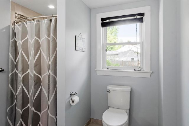 15 Suncrest Ave, Wilmington, MA 01887