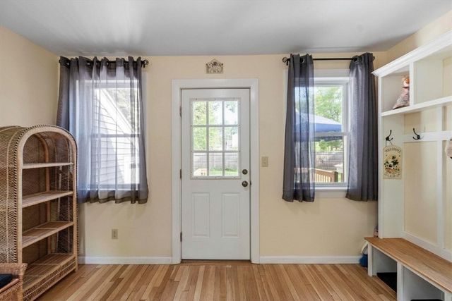 15 Suncrest Ave, Wilmington, MA 01887