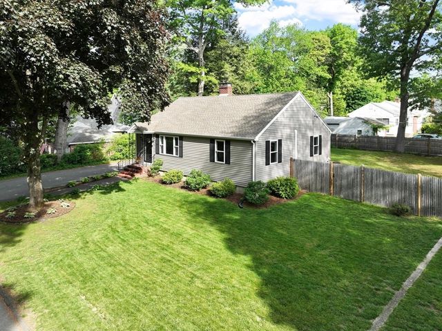 15 Suncrest Ave, Wilmington, MA 01887