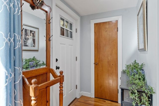 15 Suncrest Ave, Wilmington, MA 01887