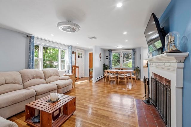 15 Suncrest Ave, Wilmington, MA 01887