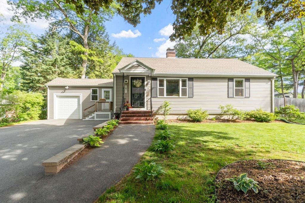 15 Suncrest Ave, Wilmington, MA 01887