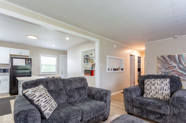 2738 W 18th Street, Anderson, IN 46011