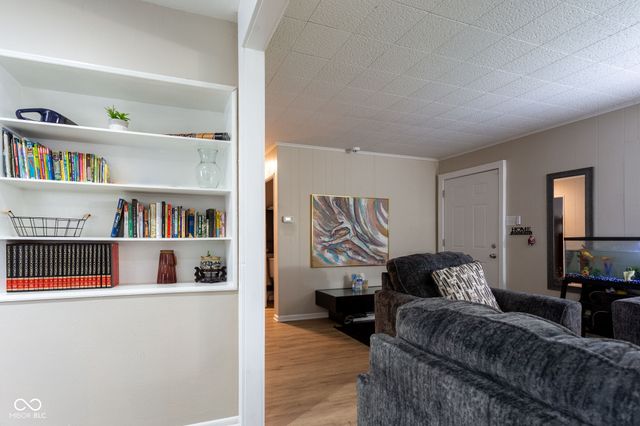 2738 W 18th Street, Anderson, IN 46011