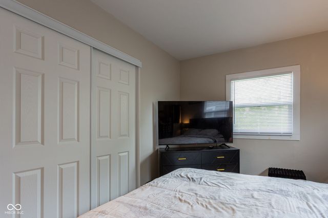 2738 W 18th Street, Anderson, IN 46011