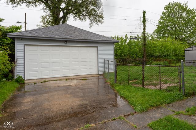 2738 W 18th Street, Anderson, IN 46011