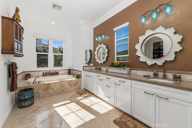 3246 Sitio Avellana, Carlsbad, CA 92009