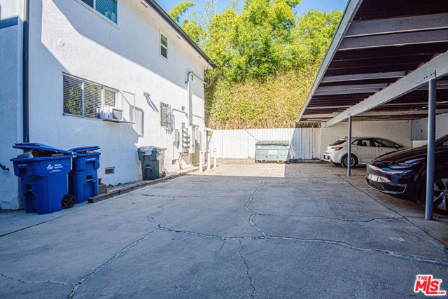 1040 N Genesee Avenue, West Hollywood, CA 90046