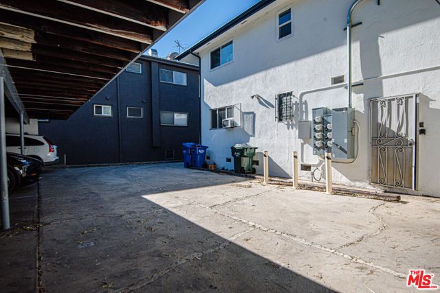 1040 N Genesee Avenue, West Hollywood, CA 90046