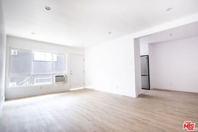 1040 N Genesee Avenue, West Hollywood, CA 90046