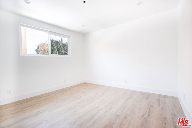 1040 N Genesee Avenue, West Hollywood, CA 90046